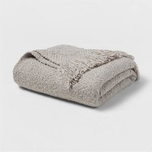 Fringed Boucle Bed Throw Gray
- Threshold™